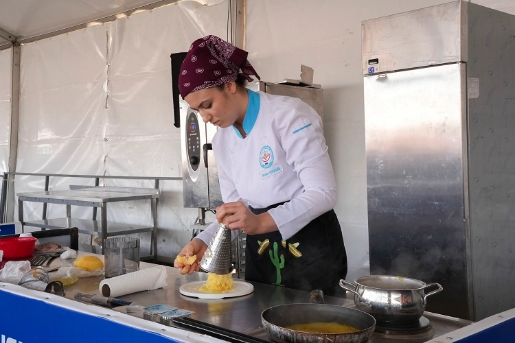 GastroAfyon Festivali coşkuyla başladı